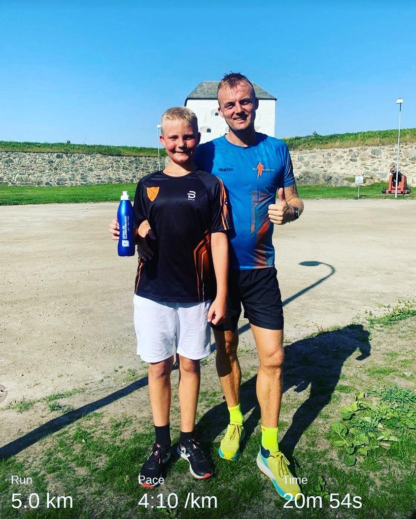 Far og sønn på Parkrun